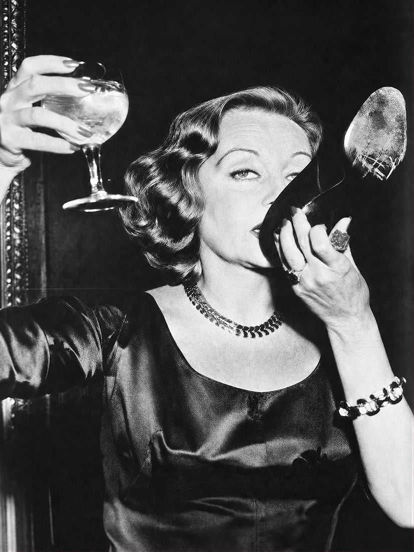 Tallulah Bankhead drinking champagne with her shoe - Reusable Peel-and-Stick Poster - Pasquín